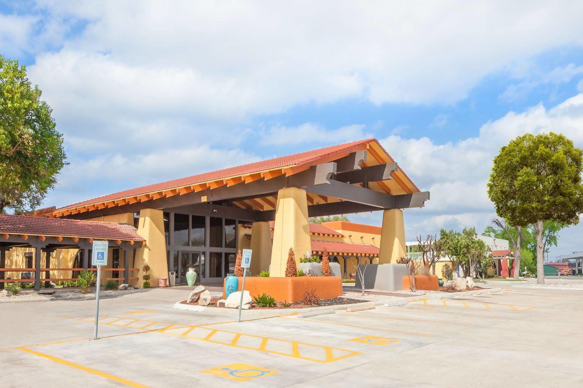 Days Inn By Wyndham Uvalde Exteriér fotografie