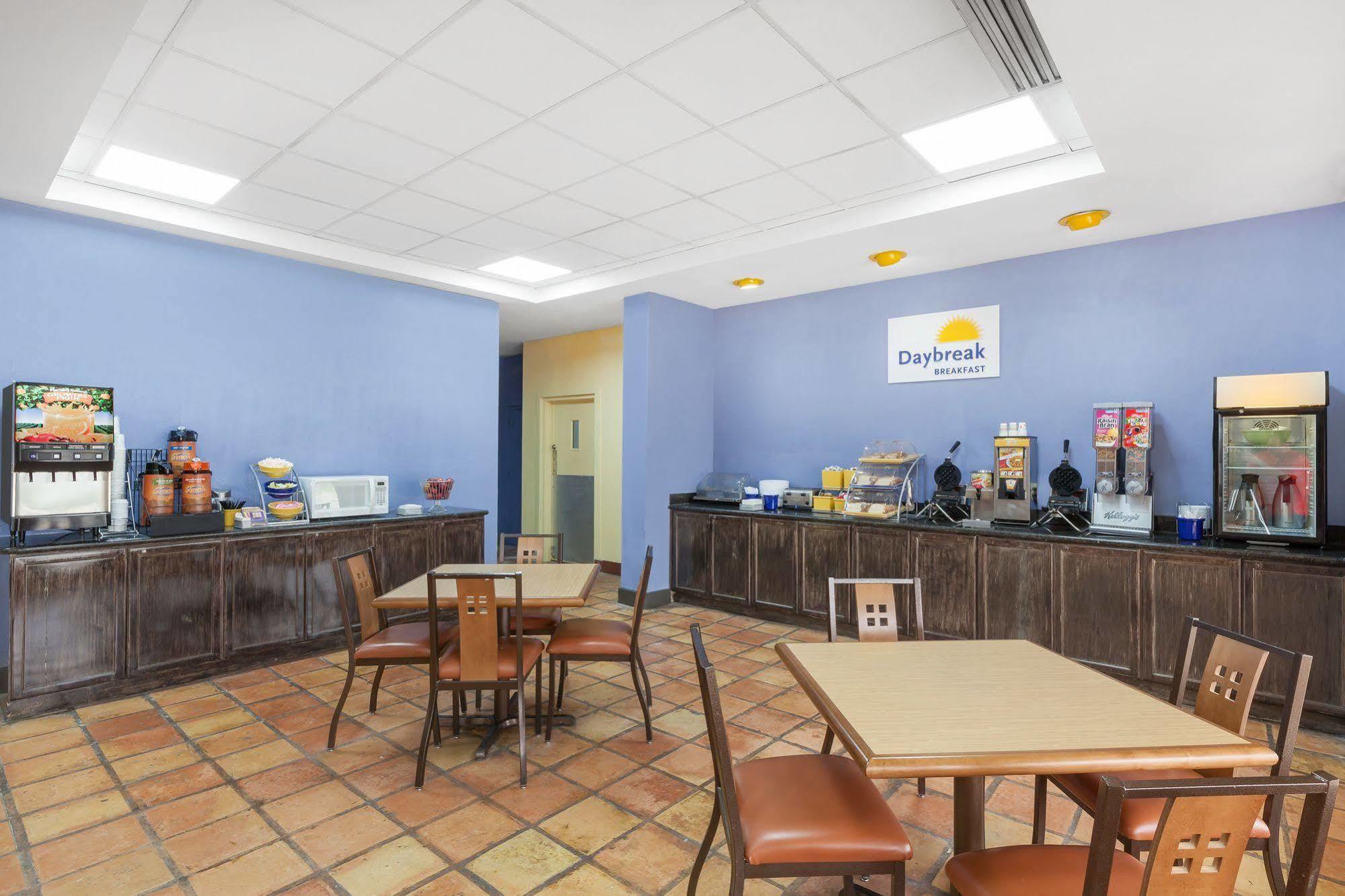 Days Inn By Wyndham Uvalde Exteriér fotografie